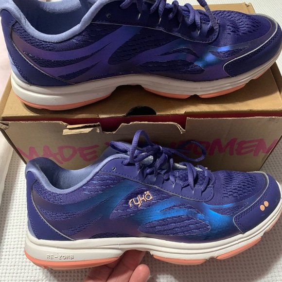 RYKA SNEAKERS - Picture 6 of 9